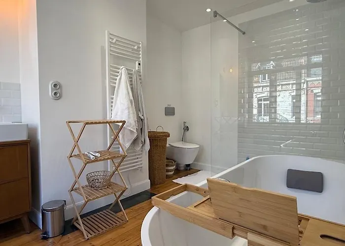 Maison La Madeleine Romarin ! شقة